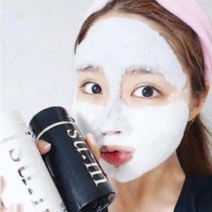 Korean face bubbles detox